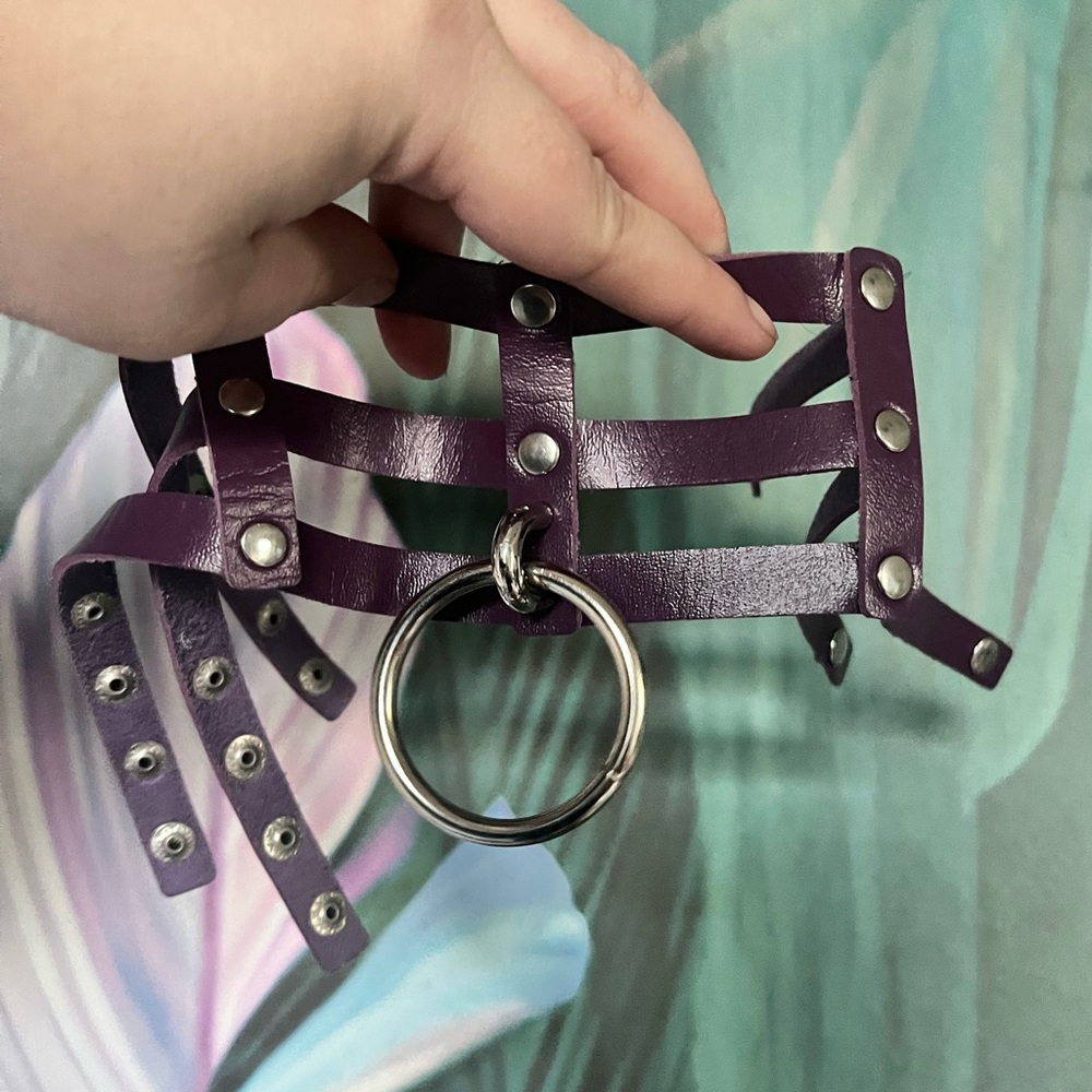 Purple choker